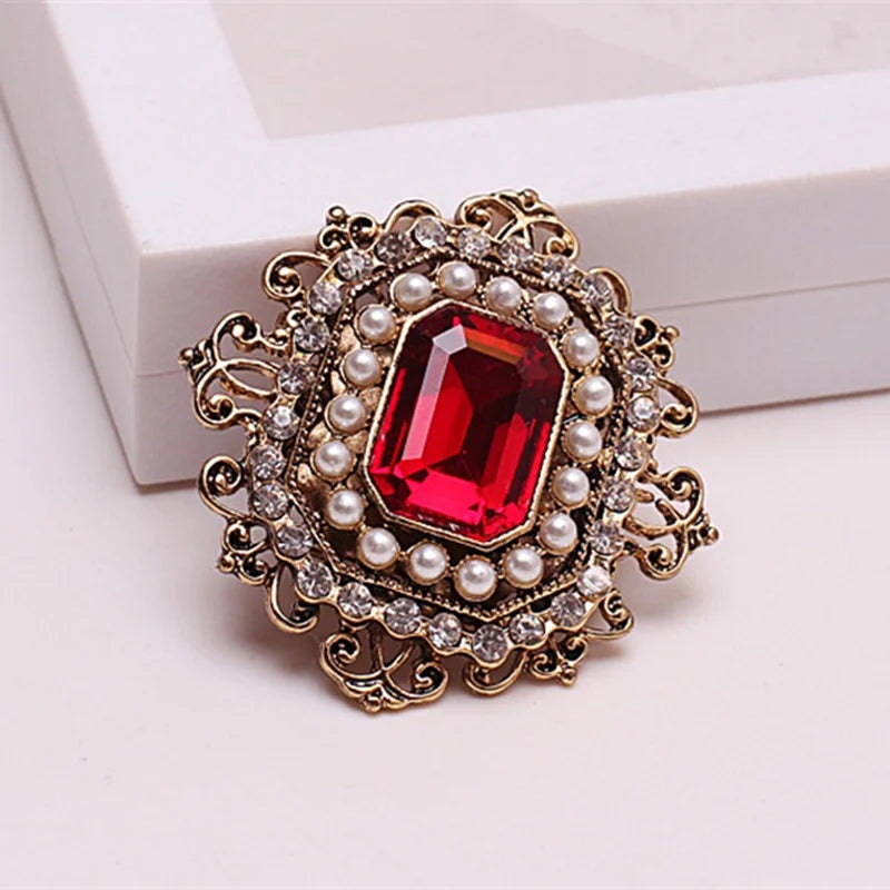 High-end Exquisite Colorful Hollow Leaf Brooch Coat Cardigan Suit Pin Brooch Female Elegant Atmosphere Clothing Accessories